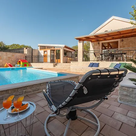 Villa Ika Zadarvillas