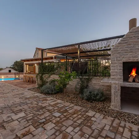 Ika Zadarvillas Vila Rastevic