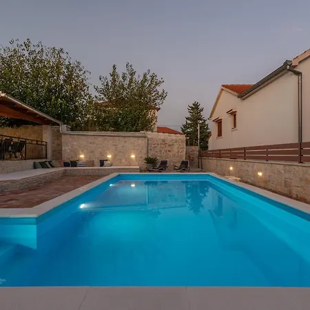 Ika Zadarvillas Rastevic