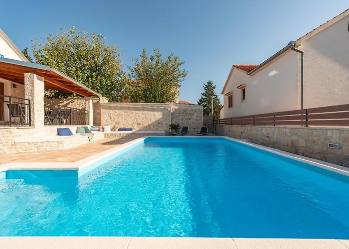 Ika Zadarvillas Vila Rastevic