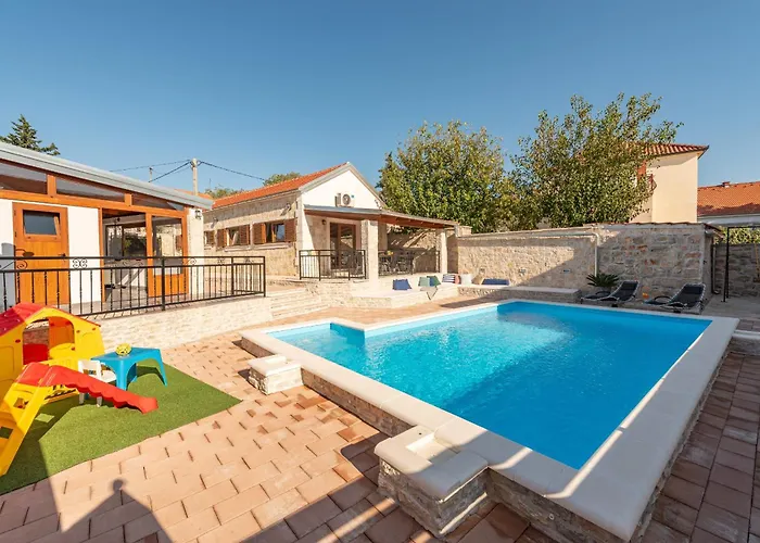 Ika Zadarvillas Vila *