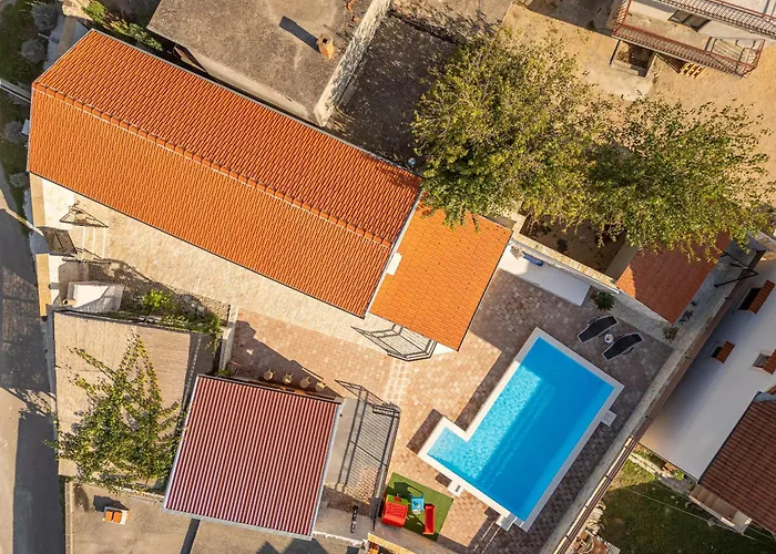 Ika Zadarvillas Vila *