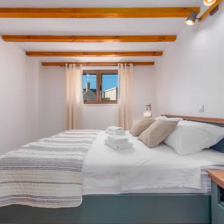 Ika Zadarvillas * Rastevic