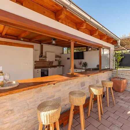 Ika Zadarvillas * Rastevic